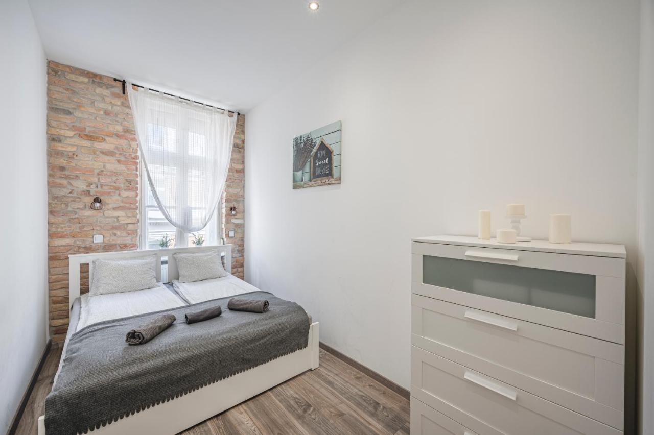Design W Ac On Ring Road By Newave Apartment